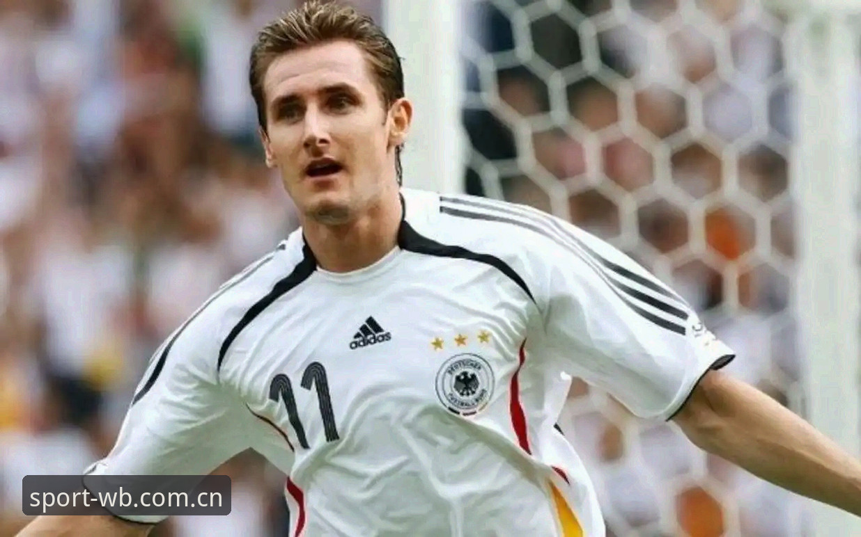 诺伊尔回归vs卡尔入选：德国队新老阵容对比，万搏体育平台深度解析
